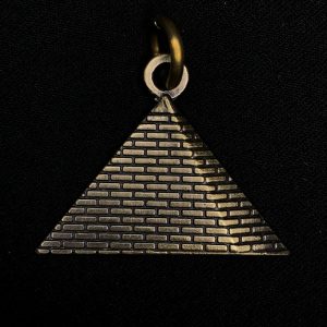 Амулет “Пирамида”
