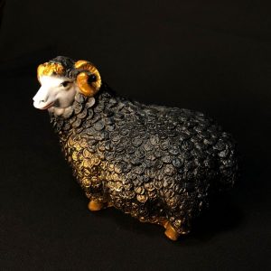 Золотая Овца (черная)