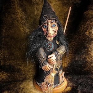 Магический помощник Мудрая Ведьма Ключница Карлемита (с подселением)