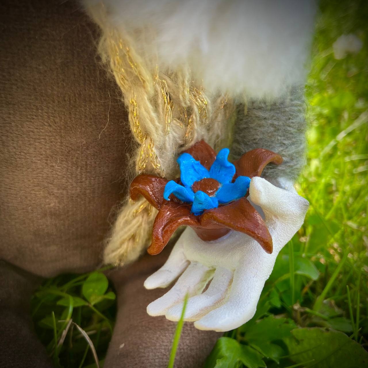 Магический помощник рогатая Сущь Прозерпина с волшебным цветком (с подселением)
