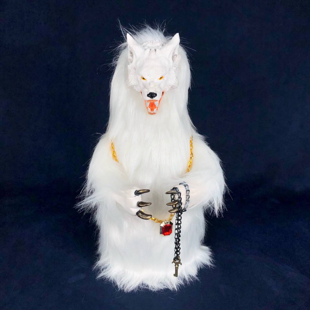 Сувенир магический помощник “Белый волк-оборотень Манкель” (с подселением)