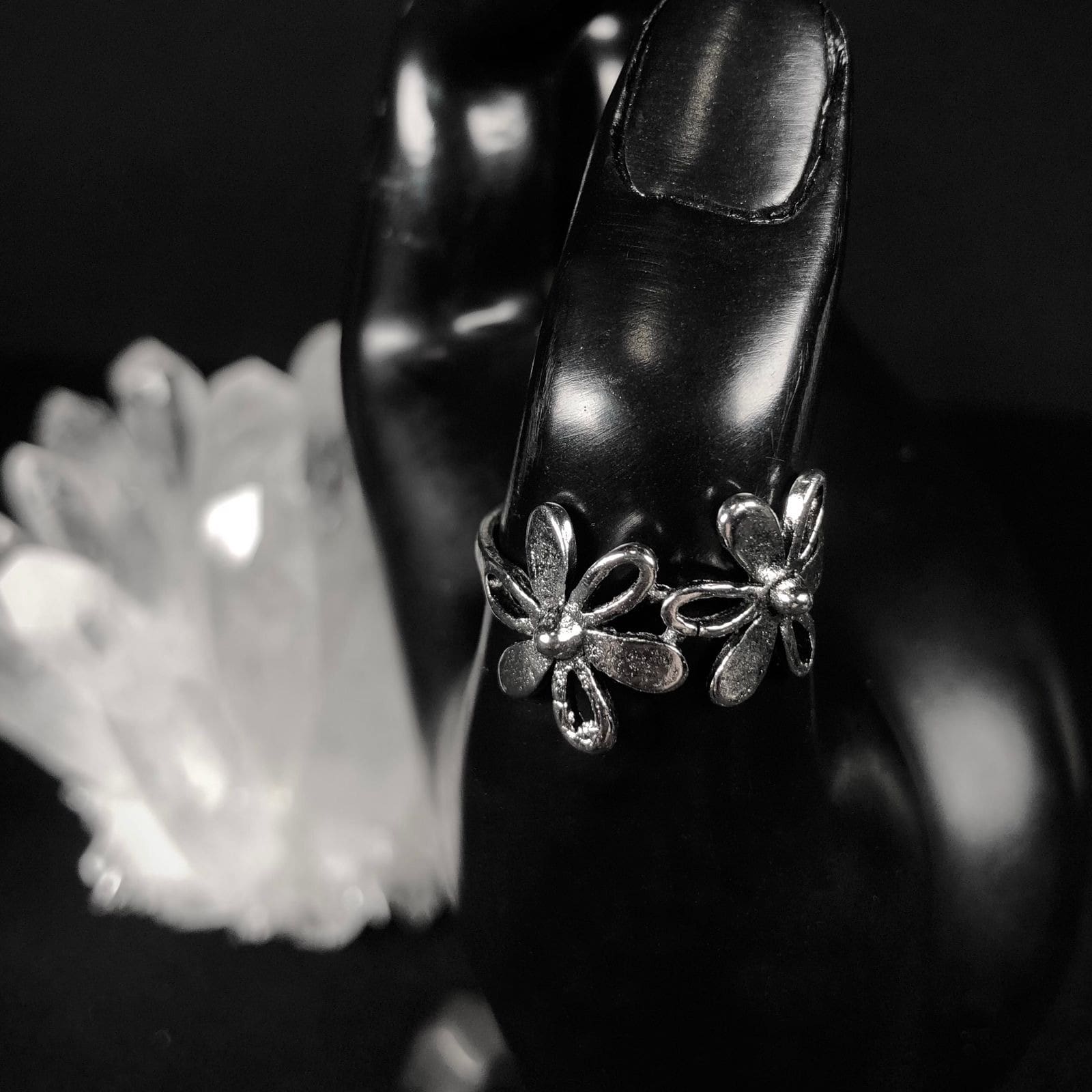 Колдовское кольцо Ведьмы «Цветы Жизни» (с подселением)