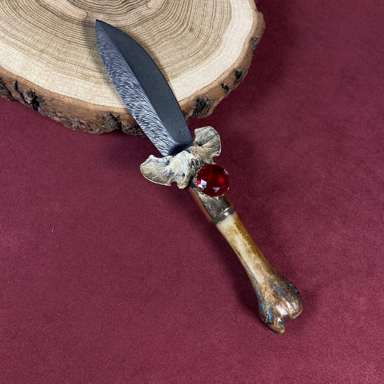 Колдовской нож Дух Волка с рубином (с подселением)
